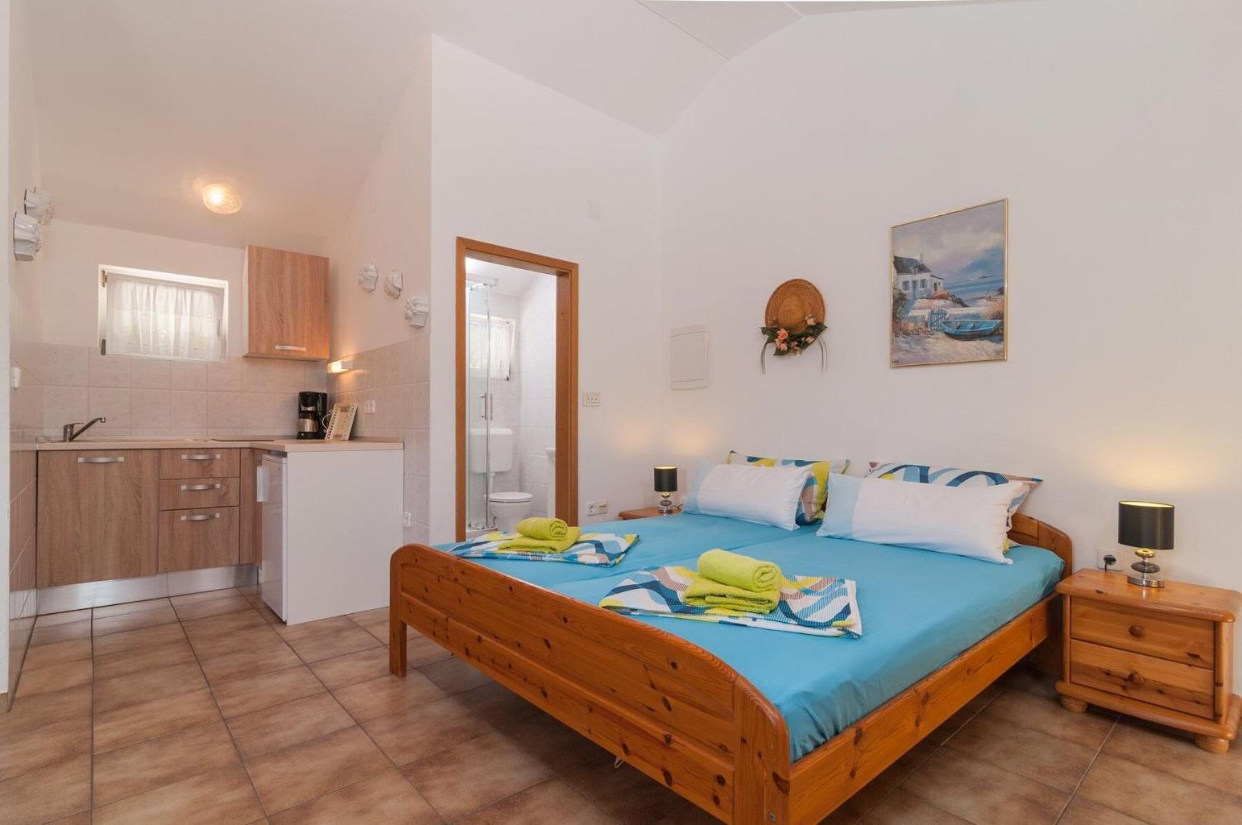 Apartments Mira - Beautiful Sea View Pucisca Bagian luar foto